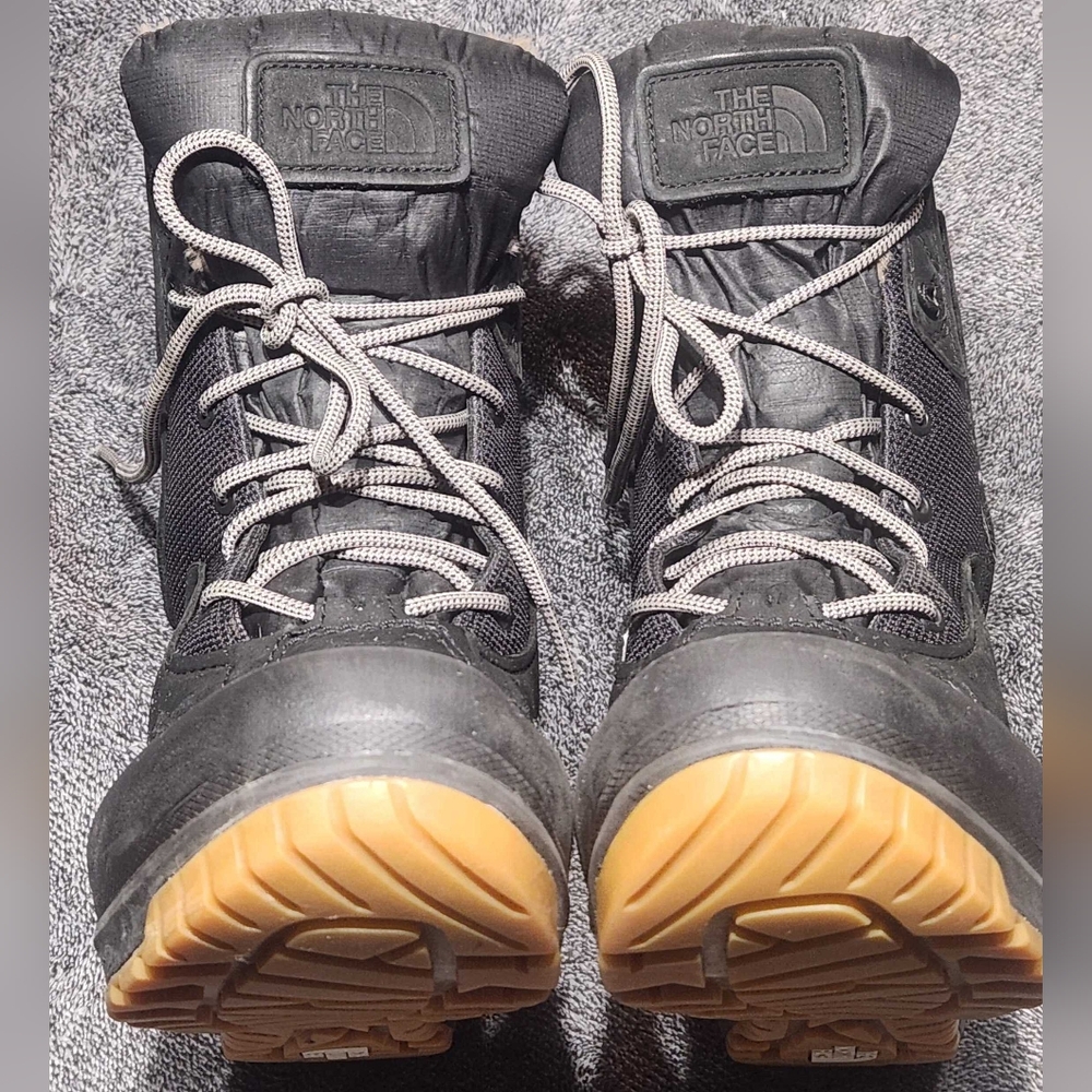 The North Face Women’s Winter Boots US 9 Faux Fur Lined Black Gum Sole